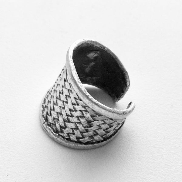 BANDE DE VAGABONDS WOVEN PATTERN RING