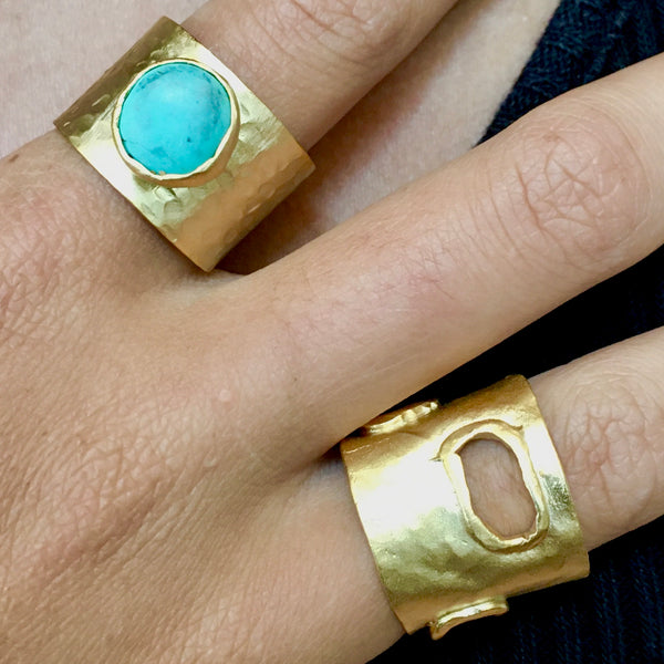 TURKISH GOLD RING WITH COLORED GEM