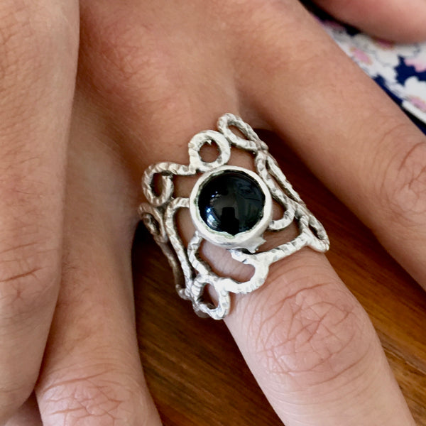 BDV SILVER DETAILED RING W BLACK STONE