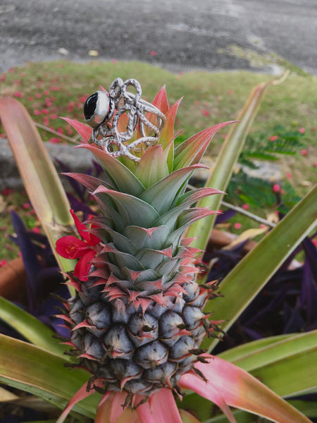 BDV SILVER DETAILED RING W BLACK STONE