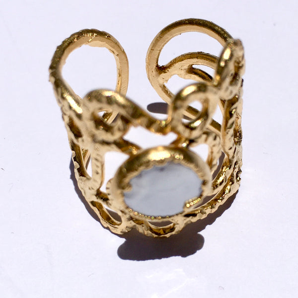 B.D.V. GOLD ELABORATE RING WITH WHITE STONE